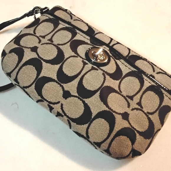 Coach Signature Turnlock And Zip Wrislet Black And Gray - Picture 12 of 16
